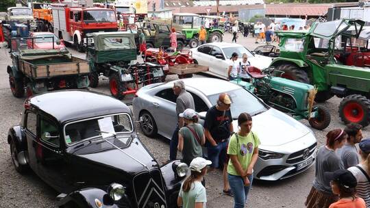 Nicht nur Oldtimer, sondern eine Vielzahl unterschiedlicher Fahrzeuge werden beim Treffen in Schömberg präsentiert. Auch das mac