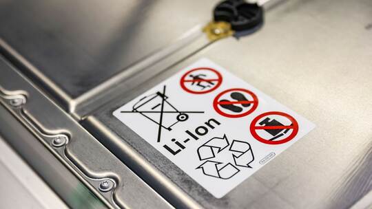 Lithium-Ionen-Akku im E-Auto Lithium-Ionen-Akku im E-Auto