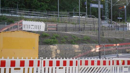 In Kämpfelbach müssen Kredite aufgenommen werden. Das Geld soll unter anderem in die Eisenbahnüberführung Kirchgrund fließen.