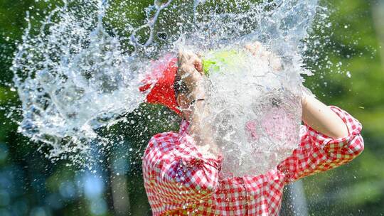 Wasserbombe Wasserbombe