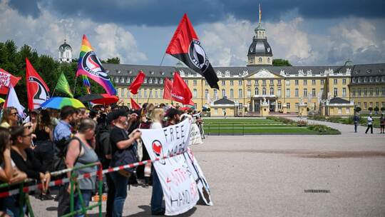 «Reichsbürger»-Treffen in Karlsruhe - Gegendemo