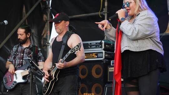 Den Auftakt zum „Rock am Mais“ macht am Freitagabend die Band „Bad Lips“ mit einer temporeich und schnörkellos präsentierten Hom