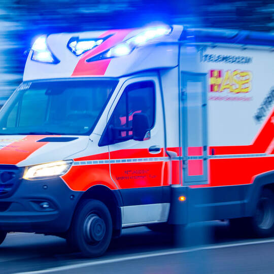 Notarzt im Blaulicht-Einsatz
