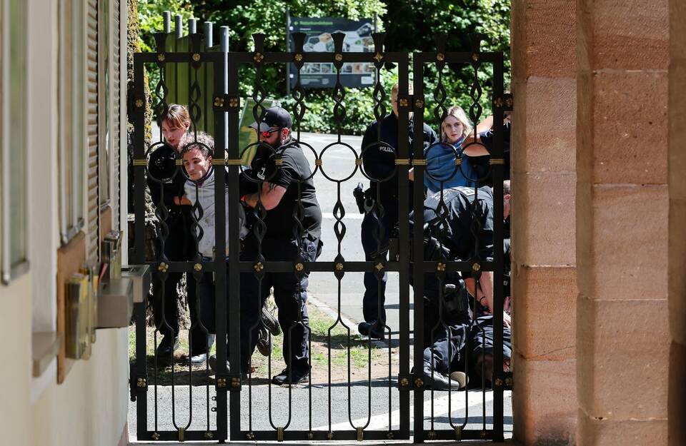 Debatte über Pavian-Tötung - Tiergarten ein Tag geschlossen Debatte über Pavian-Tötung - Tiergarten ein Tag geschlossen