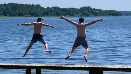 Bahn, Solarstrom, KI – was sich im August ändert