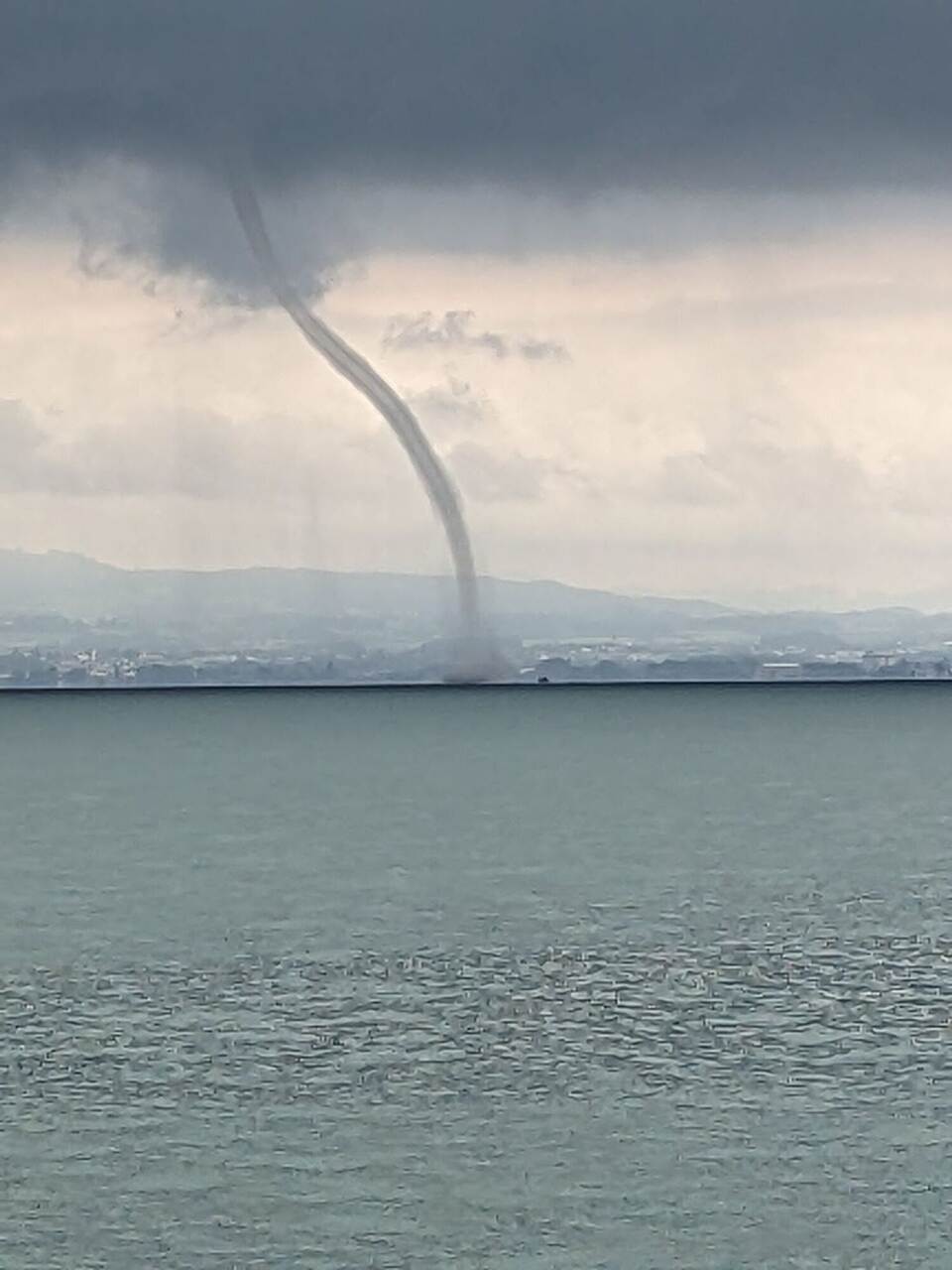Wasserhose über dem Bodensee