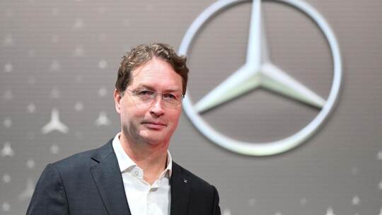 Ola Källenius, der Vorstandsvorsitzende der Mercedes-Benz-Group AG, präsentierte die Halbjahreszahlen – mit deutlich weniger Gew Mercedes-Benz-Group AG - Jahreszahlen 2024