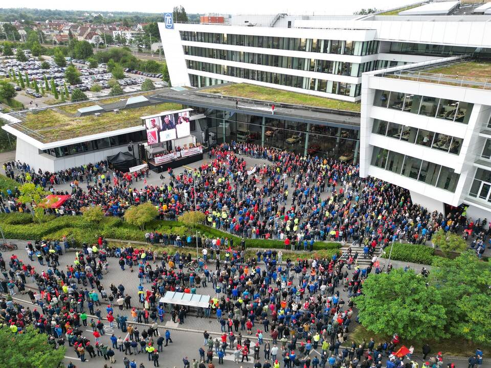 Protest von ZF-Betriebsrat gegen weitere Sparmaßnahmen