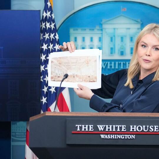 US-Pressesprecherin Leavitt stellt Bauvorhaben vor