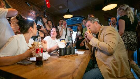 Markus Söder isst Döner Markus Söder isst Döner