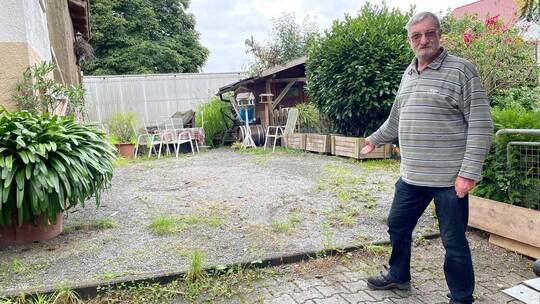 Der Platz hinter dem Haus von Karl-Heinz Berger, auf dem sonst Wohnwagen und Fahrzeuge stehen, ist derzeit nicht befahrbar. Wie