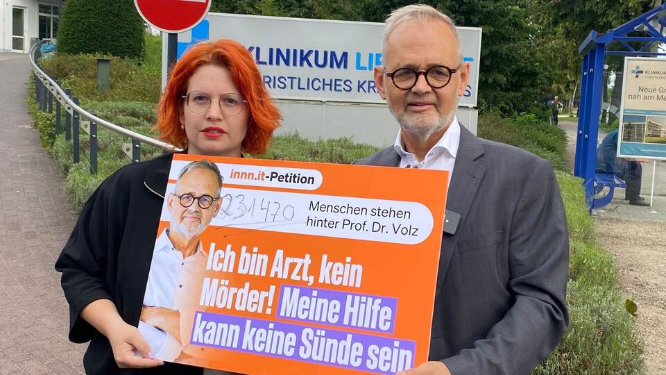 Klage gegen Verbot von Schwangerschaftsabbrüchen Klage gegen Verbot von Schwangerschaftsabbrüchen