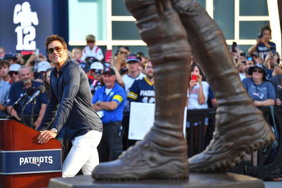 Bronzestatue für Ex-Quarterback Brady Bronzestatue für Ex-Quarterback Brady