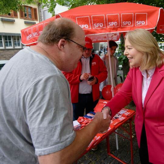 SPD-Chefin Bas beim Kommunalwahlkampf in Duisburg