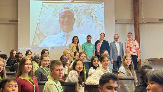 Beglückwünscht die jungen Menschen zu ihrer Entscheidung, Deutsch zu lernen. Zum Start im Hohenwart Forum wird der Staatsministe