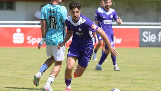 Der FC Nöttingen (vorne Enes Türköz – im Oberliga-Spiel gegen Göppingen) schied im Achtelfinale des BFV-Pokals aus. Foto: PZ-Arc
