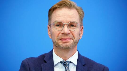 Steuerzahlerbund: Beamtenstatus auf den Prüfstand stellen