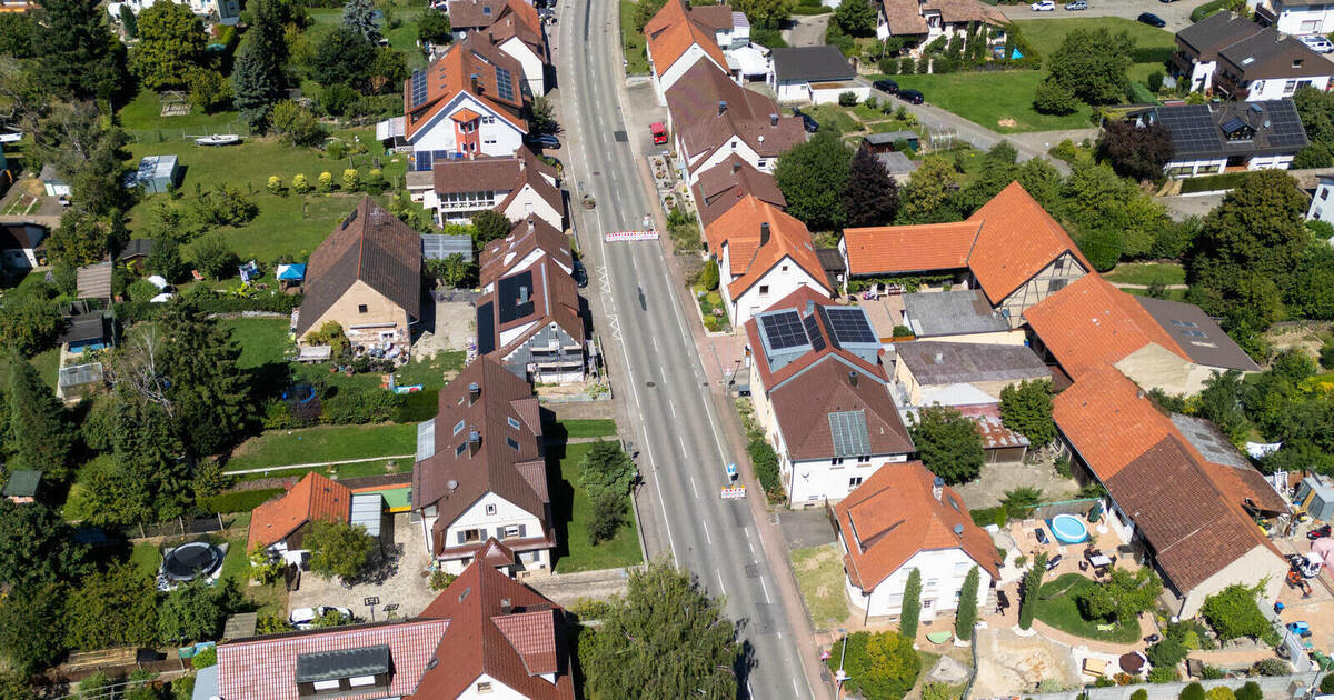 Two years of emergency in Bauschlott: Renovation of the town center road ...