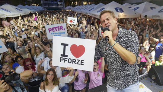 Das sind keine Worthülsen: Partyschlagersänger Peter Wackel liebt nicht nur Malle, sondern auch Pforzheim und damit insbesondere