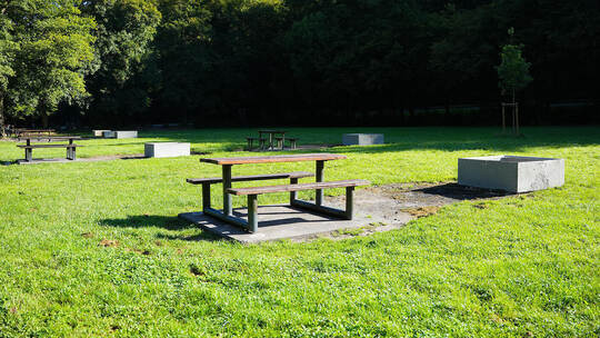 So sehen die neuen Feuerstellen auf der Grillwiese „Breiter Wasen“ im Würmtal aus. Der Platz ist bei den Pforzheimern gerade im