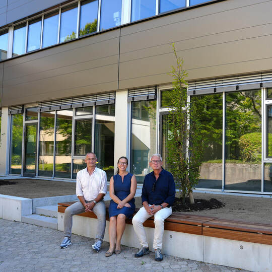 Rainer Störzenecker, Sachgebietsleiter der technischen Gebäudeausrüstung, Daniela Schleihauf, Gesamtprojektleitung aus dem Sachg