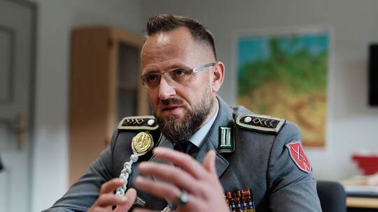 Oberstabsfeldwebel Jan Hecht Oberstabsfeldwebel Jan Hecht