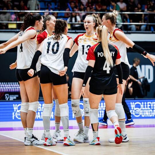 Volleyball WM Frauen in Thailand - Deutschland - Kenia