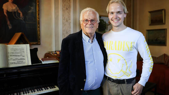 Am Sonntag in Wildbad zu Gast: Justus Frantz (links) und sein Sohn Justus Konstantin spielen Werke von Schubert, Brahms und Moza Dirigent Justus Frantz