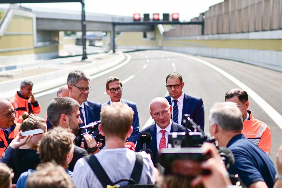 Freigabe des 16. Bauabschnitts der A100 Freigabe des 16. Bauabschnitts der A100