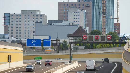 Freigabe des 16. Bauabschnitts der A 100 Freigabe des 16. Bauabschnitts der A 100