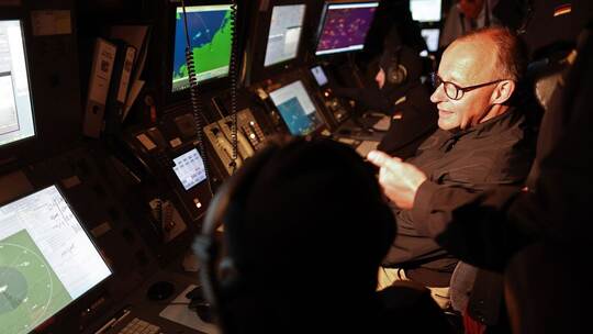 Bundeskanzler Merz besucht Marine Bundeskanzler Merz besucht Marine