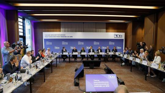 Klausurabschluss der Fraktionsvorstände CDU/CSU und SPD Klausurabschluss der Fraktionsvorstände CDU/CSU und SPD