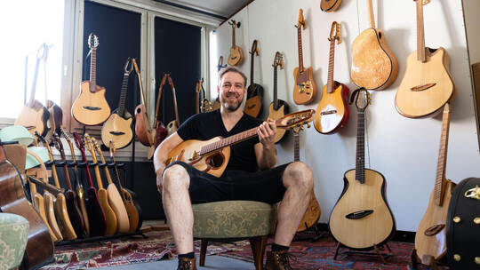 Gitarrenbauer Jakob Frank Dillweißenstein