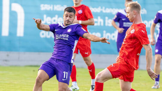 Tasos Leonidis (links, im Spiel gegen den VfR Mannheim) traf gegen Hollenbach und will daran gegen Karlsruhe II anknüpfen. Ralf