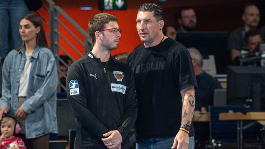 Trainer Jaron Siewert (l.) und Vorstand Sport Stefan Kretzschmar Trainer Jaron Siewert (l.) und Vorstand Sport Stefan Kretzschmar