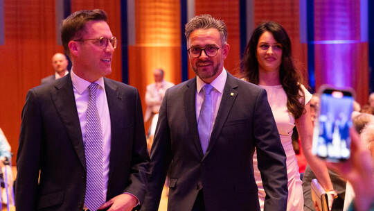 Polit-Prominenz aus Stuttgart: Peter Boch und seine Ehefrau Monika begrüßen den Ministerpräsidenten-Kandidaten Manuel Hagel. Amtseinführung OB Boch