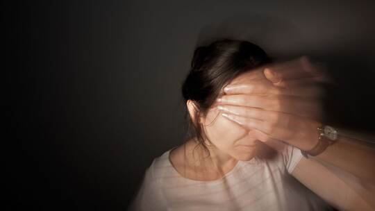 Wenn die Migräne anklopft Wenn die Migräne anklopft