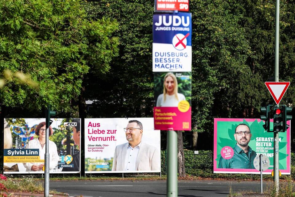 Wahlplakate vor den Kommunalwahlen in Nordrhein-Westfalen