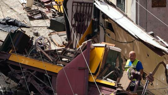 Nach Standseilbahn-Unfall in Lissabon Nach Standseilbahn-Unfall in Lissabon