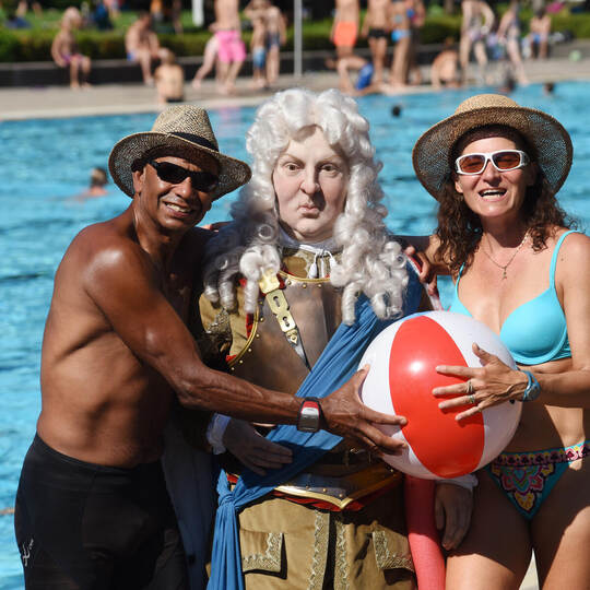 ARTIS-Uli Deck// 03.08.2015 Badisches Landesmuseum Karlsruhe, Figur von Markgraf Karl Wilhelm von Baden im Freibad Rueppurr