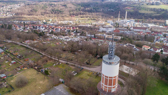 Seit 70 Jahren Wasserspeicher: Jetzt wurde das kühle Nass aus dem Wartbergturm abgelassen. Meyer Luftbild Wartbergturm