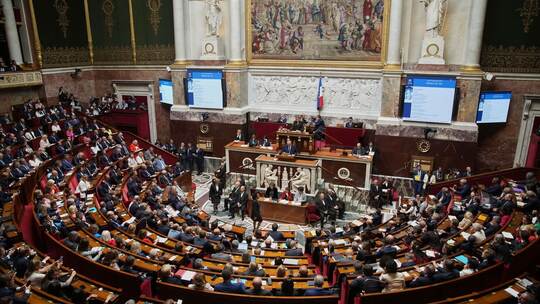 Frankreichs Premier stellt Vertrauensfrage