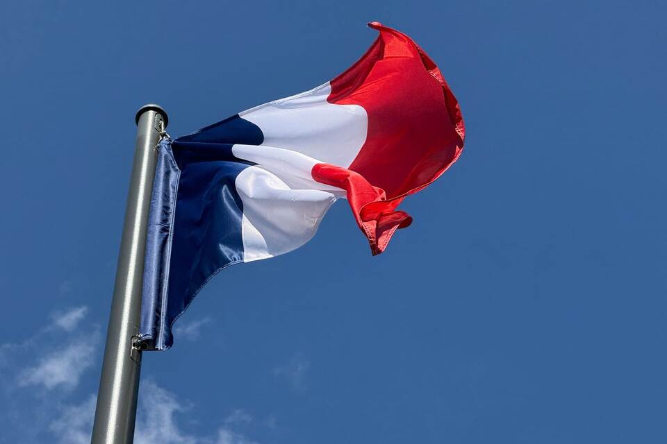Die Trikolore weht in Paris