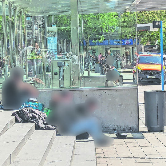 Lagernde am Leopoldplatz: Pforzheim ist nicht die einzige Großstadt, in der es Wohnungslose gibt. In jüngerer Vergangenheit sche