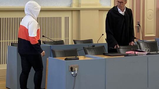 Prozess um totes Baby in Waschmaschine - Mutter vor Gericht