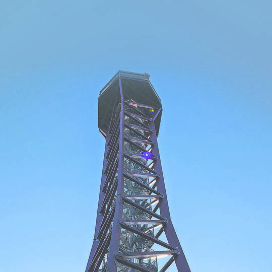 Ein Wahrzeichen vor dem Aus? Der „Hohen Warte“ droht der Abriss. Todesfälle Hohe Warte Pforzheim