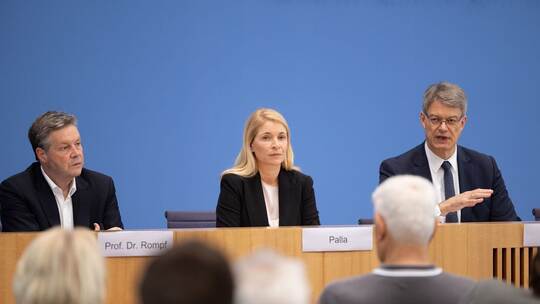 Neue Bahn-Strategie wird vorgestellt