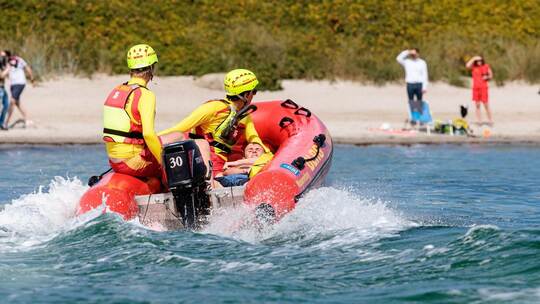 DLRG-Rettungsschwimmer DLRG-Rettungsschwimmer