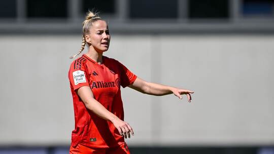 Giulia Gwinn Giulia Gwinn