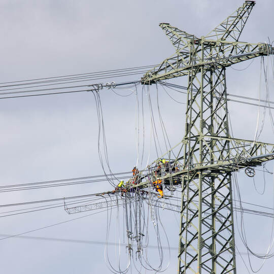 Strommasten Seilspannung Ispringen A8